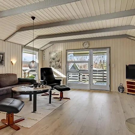 Lovely In With Kitchen Holiday home