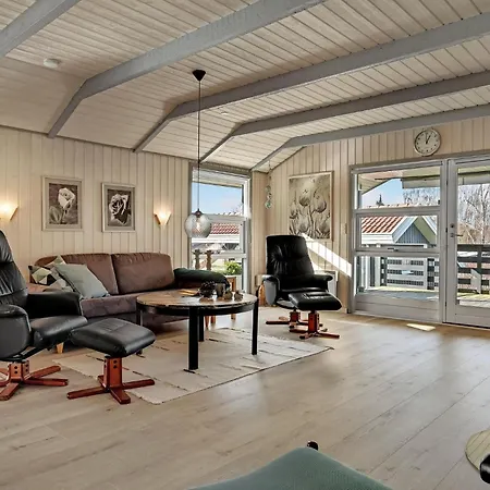 Lovely In With Kitchen * Glesborg